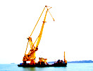 Floating crane barge