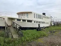 Amazing Venue With Houseboat Potential