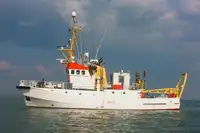 24M RESEARCH SURVEY BOAT